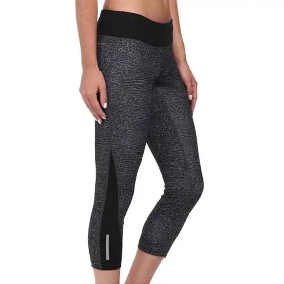 Nike Women's Racer Dri-fit Leopard Print Leggings Size XS Crop Pants Cheetah - Picture 1 of 15